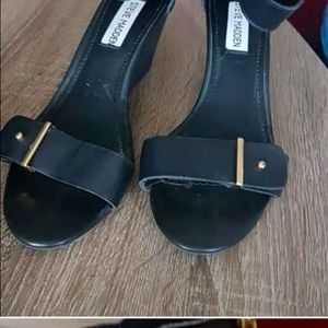 STEVE MADDEN shoes open